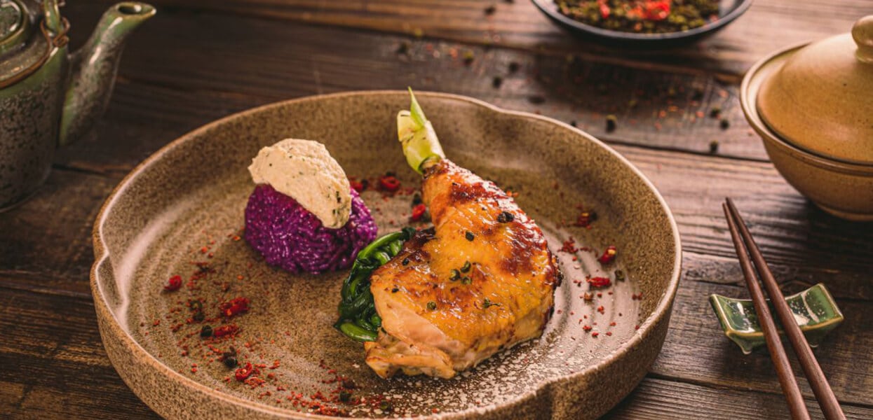 Grilled Chicken With Pepper With Wild Vegetables
