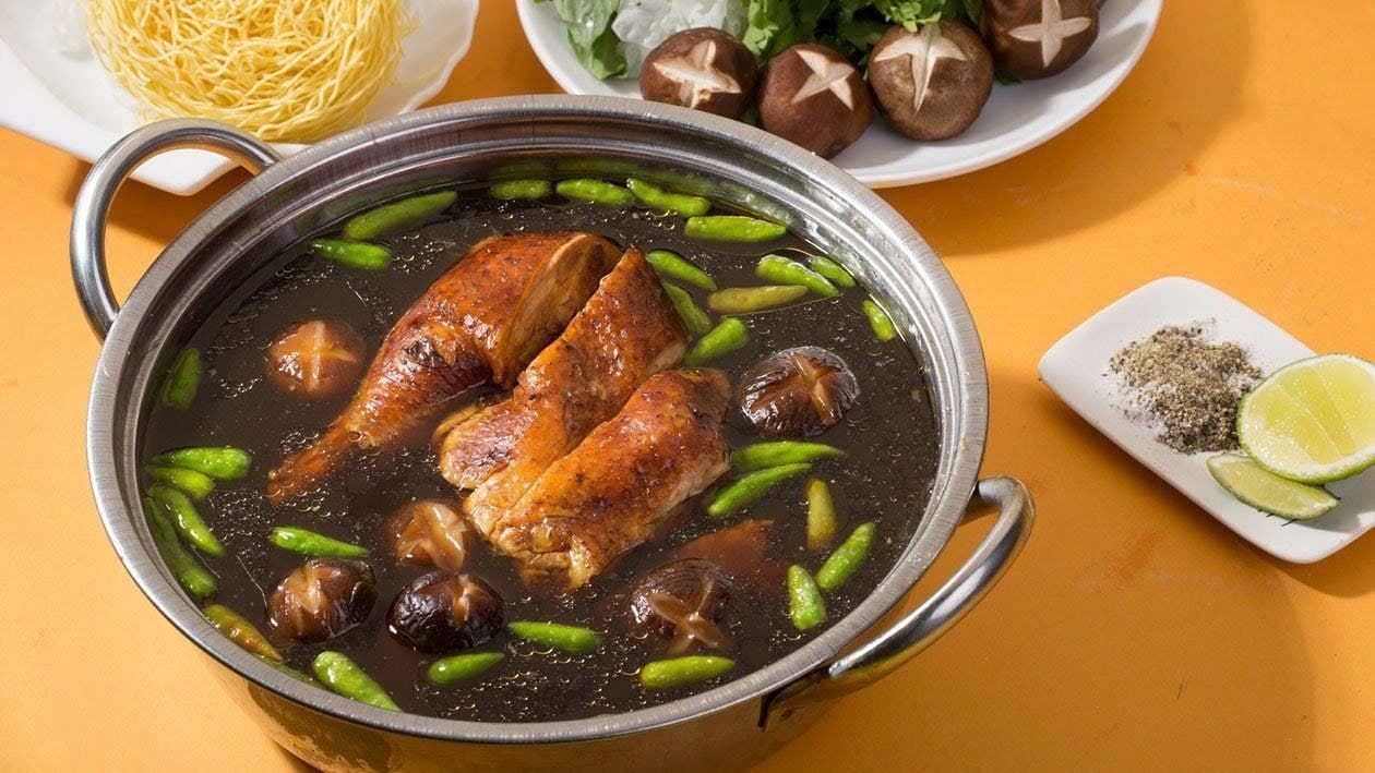 Steamed Chicken Hotpot with Green Chili