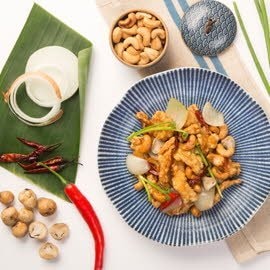 Gà xào hạt điều kiểu Thái Gà xào hạt điều kiểu Thái