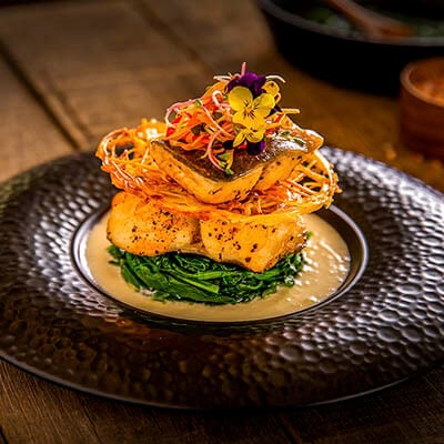Cá Xốt Kem Chua và Bánh Khoai Mì Cá Xốt Kem Chua và Bánh Khoai Mì