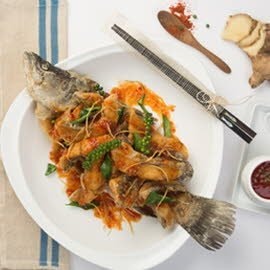 Cá Chẽm Chiên Với Sốt Ớt Ngọt Cá Chẽm Chiên Với Sốt Ớt Ngọt