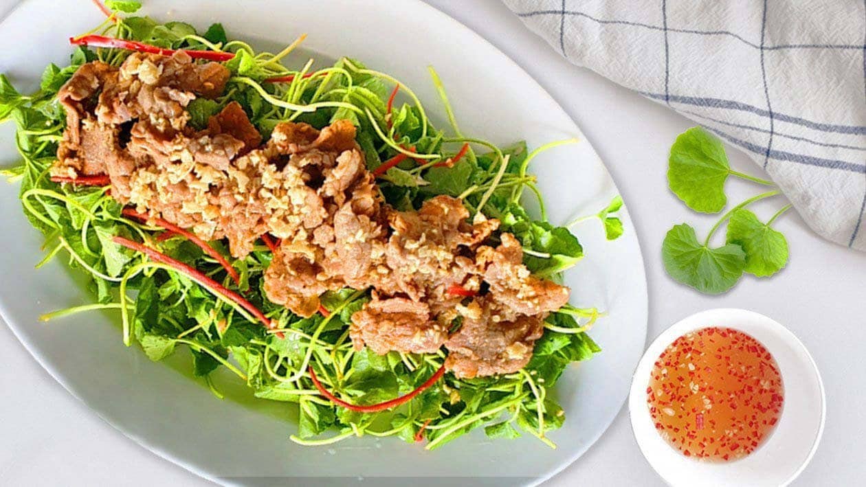 Grilled Beef Pennywort Salad