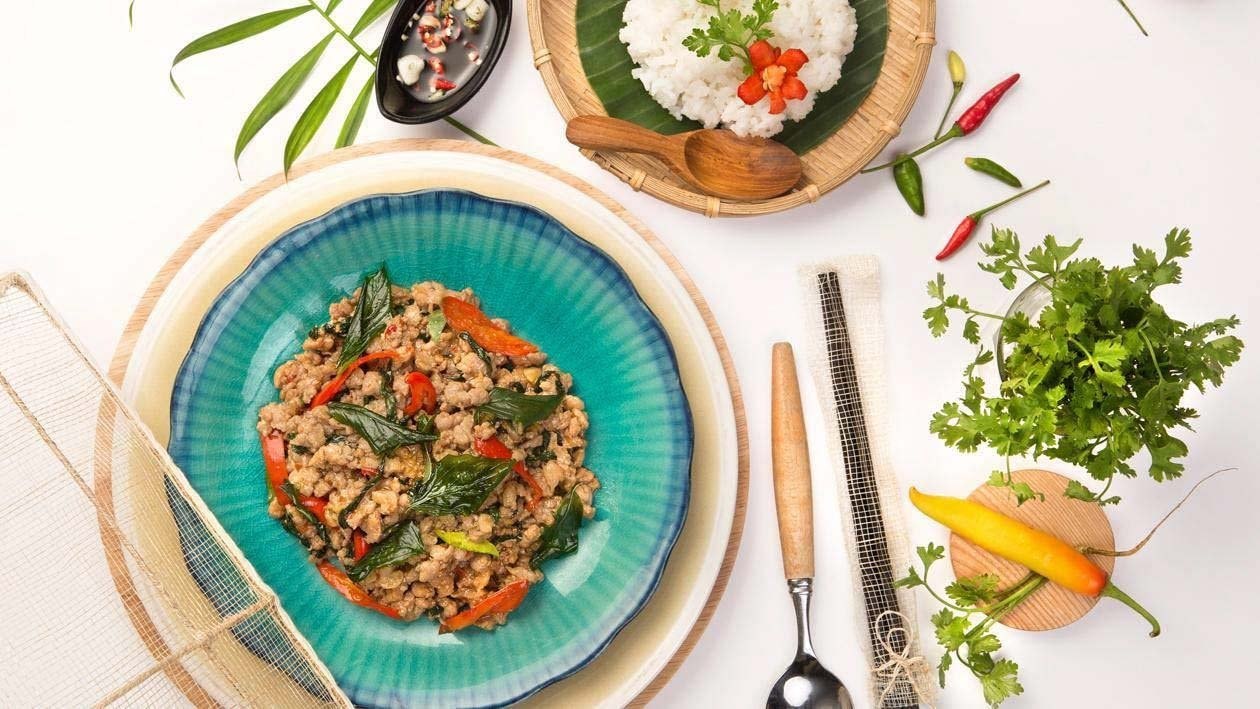 Spicy Stir Fried Pork with Basil (Pad Kra Praw Mhoo)