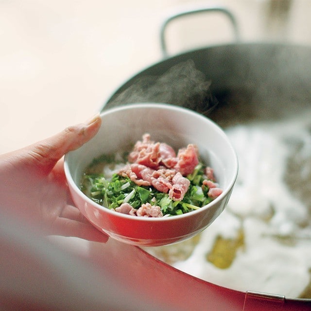 What to eat in Viet Nam? 14 Must-try Snacks from Vietnam