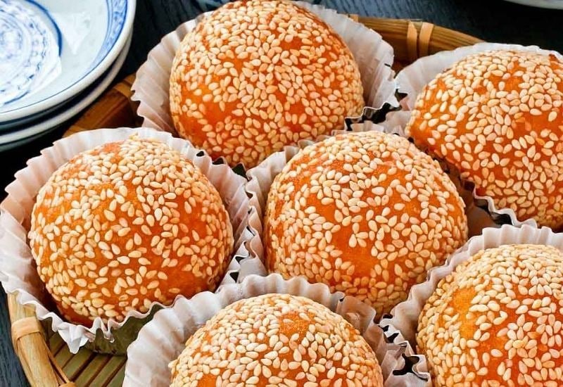 11. Banh Ran (Deep - Fried Glutinous Rice Balls) 11. Banh Ran (Deep - Fried Glutinous Rice Balls)