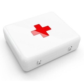 Có bộ sơ cứu đầy đủ