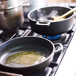 Luôn để mắt đến bếp lò