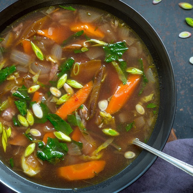 5 Nguyên liệu nên cho vào nồi nước dùng của bạn