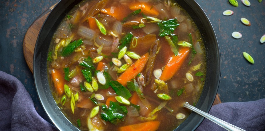 5 Nguyên liệu nên cho vào nồi nước dùng của bạn