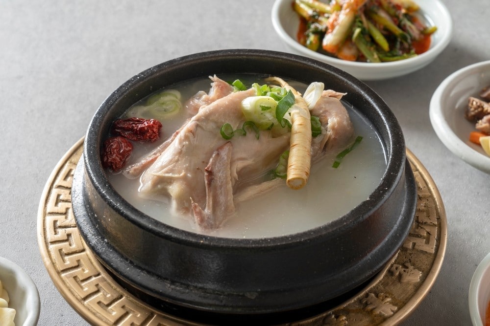 Korean food dishes Chicken Ginseng Soup