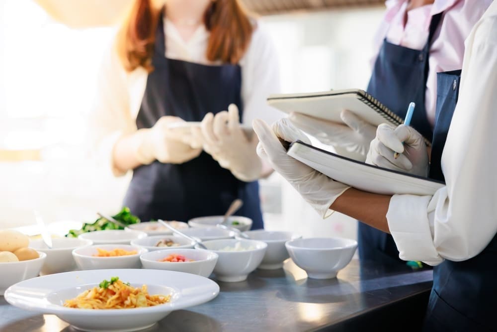 8 CÁCH QUẢN LÝ NHÂN VIÊN NHÀ HÀNG HIỆU QUẢ VÀ NĂNG SUẤT