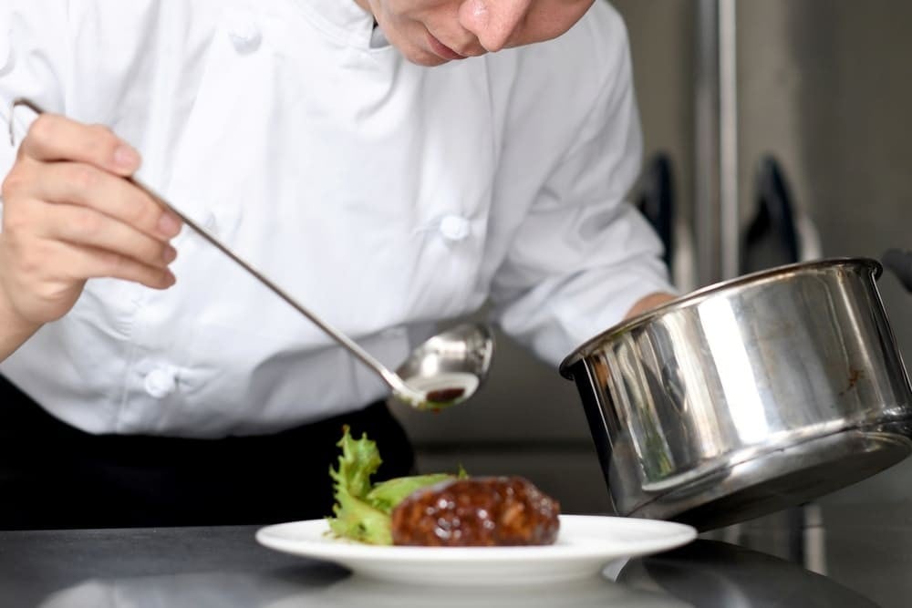 Giải pháp vận hành nhà hàng hiện đại giúp tiết kiệm thời gian và chi phí