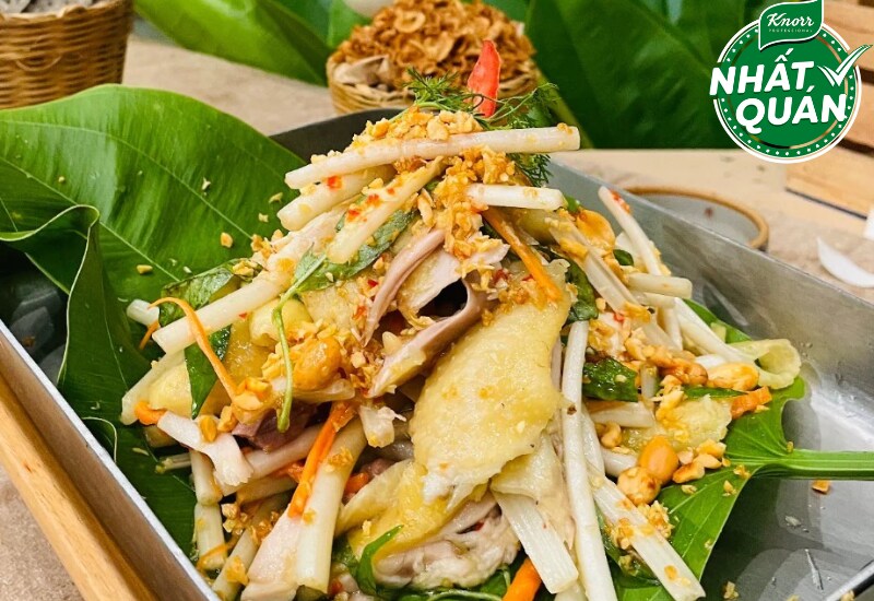 Trình bày món gỏi gà ngó sen Trình bày món gỏi gà ngó sen