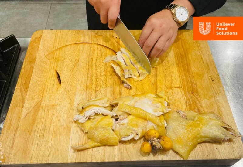 Sơ chế thịt gà làm gỏi gà ngó sen Sơ chế thịt gà làm gỏi gà ngó sen
