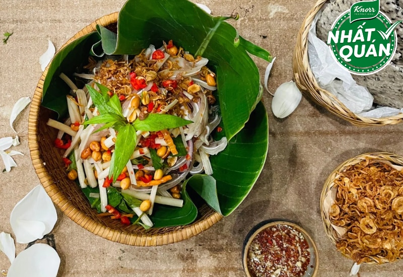 Trình bày món gỏi ngó sen tai heo Trình bày món gỏi ngó sen tai heo