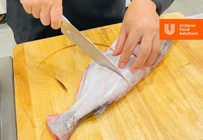 Cách nấu lẩu cá hú chua cay đúng chuẩn là tỉ mỉ từ bước chuẩn bị nguyên liệu và sơ chế Cách nấu lẩu cá hú chua cay đúng chuẩn là tỉ mỉ từ bước chuẩn bị nguyên liệu và sơ chế