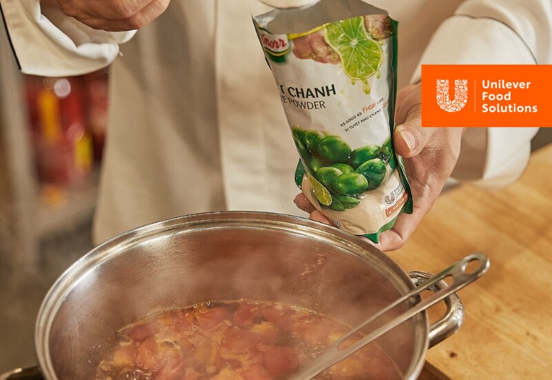 Nấu nước lẩu đầu cá hồi kim chi Nấu nước lẩu đầu cá hồi kim chi
