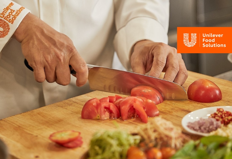 Sơ chế cà chua nấu lẩu đầu cá hồi măng chua Sơ chế cà chua nấu lẩu đầu cá hồi măng chua