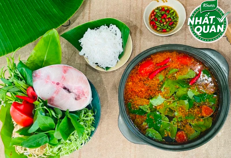 Trình bày và thưởng thức lẩu cá bớp lá giang Trình bày và thưởng thức lẩu cá bớp lá giang