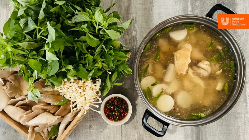 Trình bày lẩu gà lá é Trình bày lẩu gà lá é