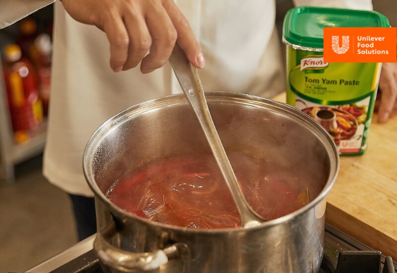 Nấu nước dùng lẩu Thái bằng Knorr Súp nền lẩu Thái Nấu nước dùng lẩu Thái bằng Knorr Súp nền lẩu Thái