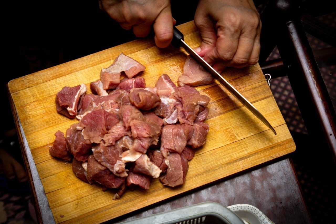 Mẹo thái thịt bò lúc lắc thêm mềm ngon Mẹo thái thịt bò lúc lắc thêm mềm ngon