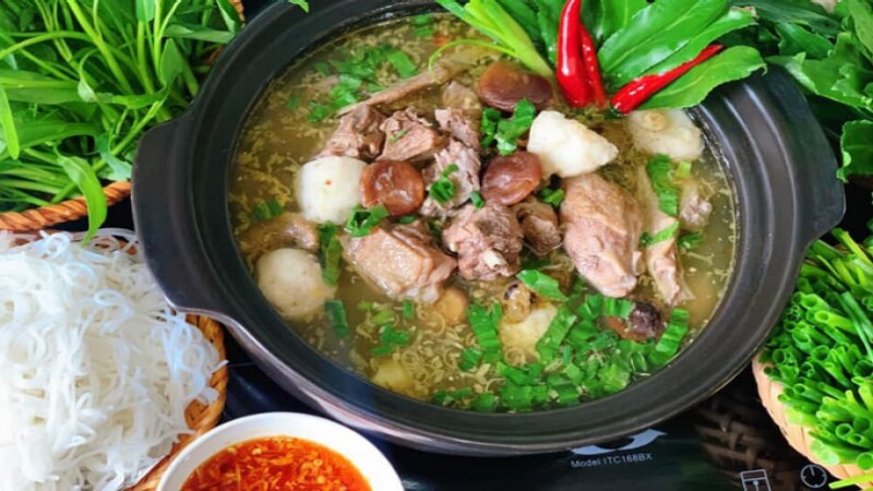 Vịt om sấu đậm đà hương vị Bắc Bộ Vịt om sấu đậm đà hương vị Bắc Bộ