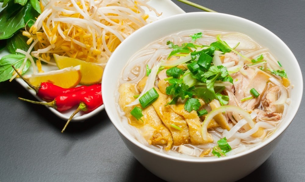 Các bước nấu món phở gà chuyên nghiệp Các bước nấu món phở gà chuyên nghiệp