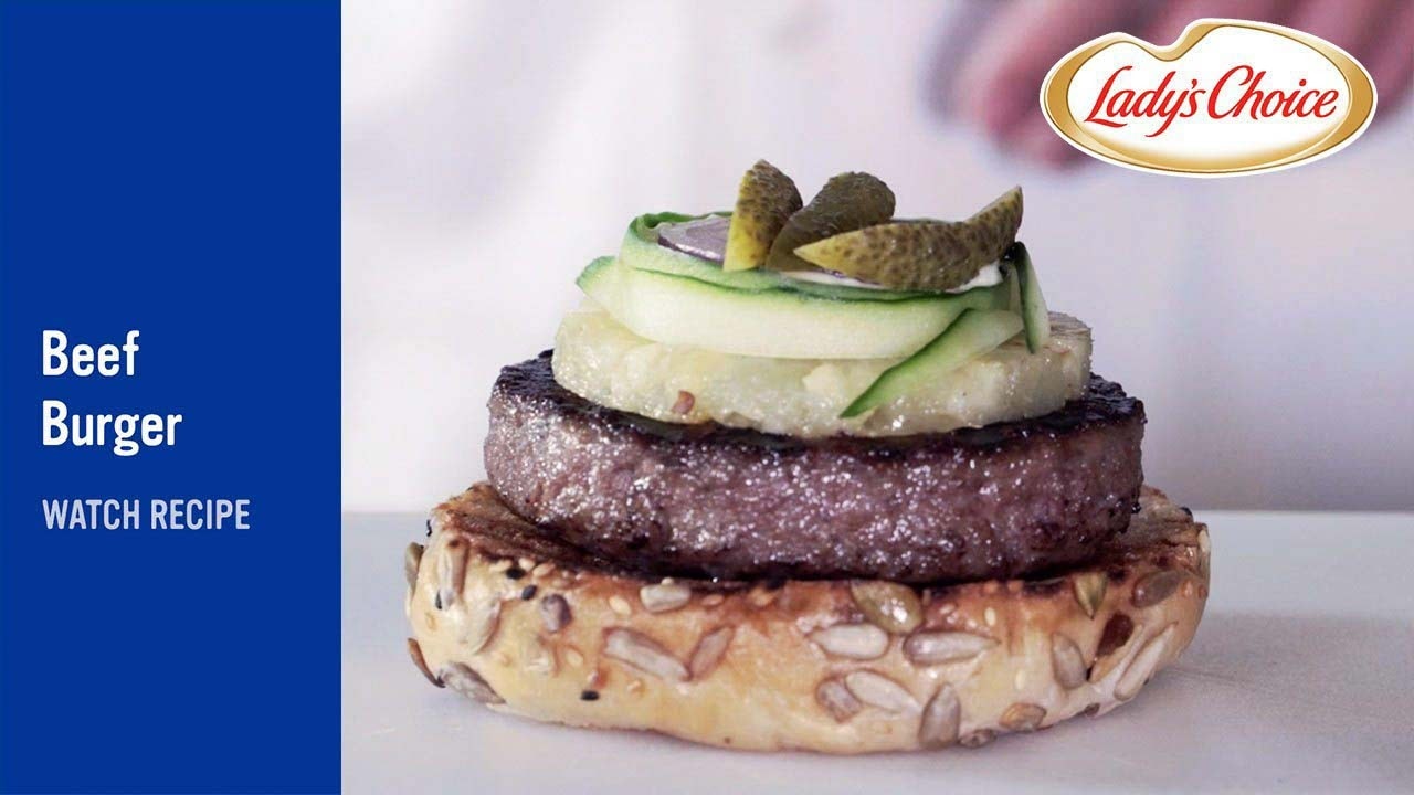 Burger bò với xốt Guacomole