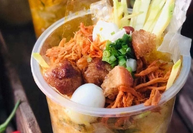 Bánh tráng trộn món ăn vặt dễ làm cho học sinh