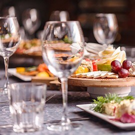 2. Phục vụ các thực khách bằng những phiên bản sang trọng của món ăn