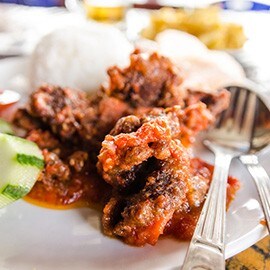 Sáng tạo món riêng và đặt tên khách sạn của bạn trên bản đồ